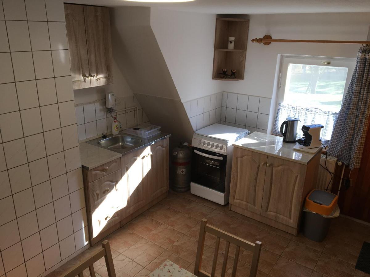 Devenyi Vendeghaz Apartment Csesznek Luaran gambar