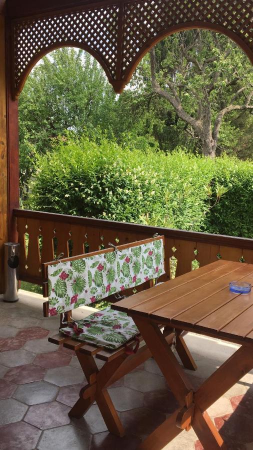 Devenyi Vendeghaz Apartment Csesznek Luaran gambar